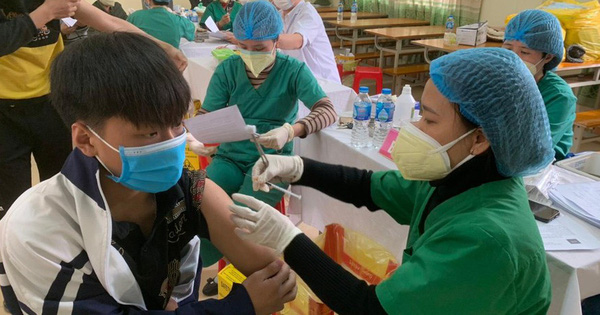 4 học sinh Bắc Giang sốc phản vệ sau tiêm vaccine Covid-19: Nguyên nhân do đâu?_61a2162445e84.jpeg
